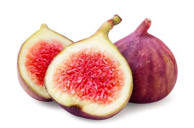 Olgun incir ve beyaz arka planda iki yarı yakın plan. İzole edilmiş