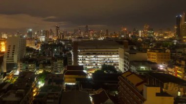 Bangkok, Tayland 'daki kentsel binalarla ufuk çizgisinin zamanlaması.