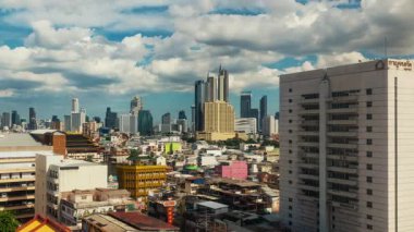 Bangkok, Tayland 'daki kentsel binalarla ufuk çizgisinin zamanlaması.