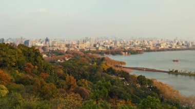Çin 'in Zhejiang eyaletindeki Hangzhou kentsel binaları zaman ayarlı.