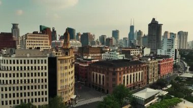 Şangay, Çin, Asya 'daki modern gökdelen ofis binalarının insansız hava aracı görüntüsü.