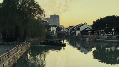 Çin 'in Jiangsu kentindeki Suzhou kentindeki kentsel binalar.