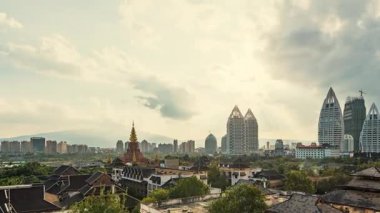 Çin 'in güneybatısında Yunnan, Jinghong bölgesinde Xishuangbanna zaman çizelgesi