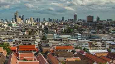 Bangkok, Tayland 'daki kentsel binalarla ufuk çizgisinin zamanlaması.