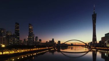 Guangzhou şehrinin ufuk çizgisi gün batımı zaman çizelgesi görüntüsü Çin 'de