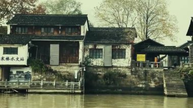 Çin Hangzhou 'daki kentsel binalarla Jinghang Su Yolu