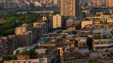 Chongqing Çin 'de gün batımından alacakaranlığa kadar yerleşim yerleri zaman ayarlı.