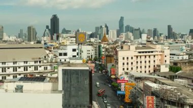 BANGKOK, THAILAND 5 Haziran 2023: Bangkok, Tayland 'daki kentsel binalarla ufuk çizgisinin zamanlaması.