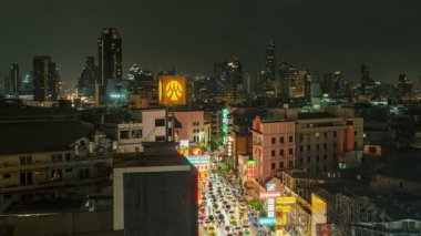 Yukarı New York Eyaleti 'ndeki George Gölü' nde güzel sonbahar yapraklarıyla hava manzarası.