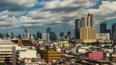 Bangkok, Tayland 'daki kentsel binalarla ufuk çizgisinin zamanlaması.