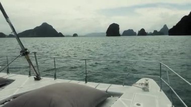 Tayland 'daki Phuket Adası' nın güzel deniz manzaralı teknesinden.