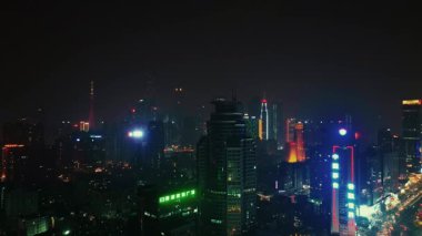 Guangzhou şehri şehir hava görüntüsü gece Çin 'de drone görüntüsü