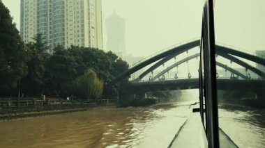 Çin Hangzhou 'daki kentsel binalarla Jinghang Su Yolu