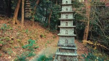 Çin 'in Zhejiang eyaletindeki Hangzhou' da Liuhe Pagoda 'nın park manzarası