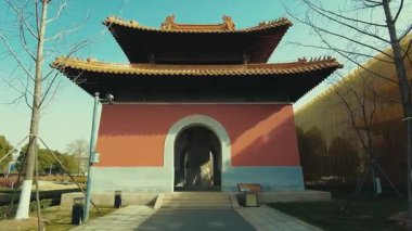Çin 'in Jiangsu kentindeki Nanjing şehrindeki Baoen Tapınağı' nın tarihi binaları.