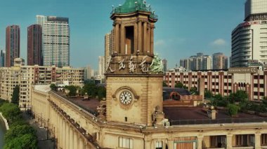 Hava aracı Şangay, Çin ve Asya 'daki modern gökdelen ofis binalarına yakından bakıyor..