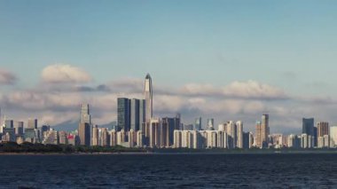 Shenzhen City, Guangdong, Çin 'deki kentsel ve modern gökdelen binalarının zamanaşımı manzarası.