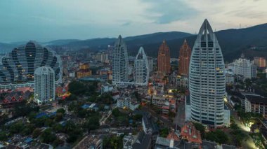 Çin 'in güneybatısında Yunnan, Jinghong bölgesinde Xishuangbanna zaman çizelgesi