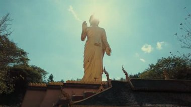 Jinghong bölgesinde Xishuangbanna tapınağında dev Buda heykeli, Çin 'in güneybatısında Yunnan