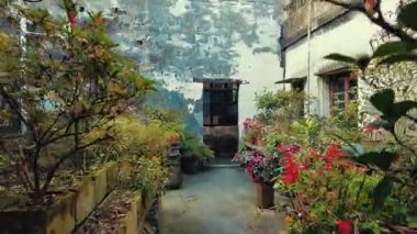 Yukarı New York Eyaleti 'ndeki George Gölü' nde güzel sonbahar yapraklarıyla hava manzarası.