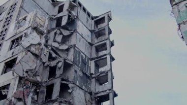Rusya 'nın Ukrayna Borodyanka' ya karşı savaşının sonucu olarak yıkılan bina.