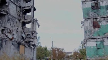 Rusya 'nın Ukrayna Borodyanka' ya karşı savaşının sonucu olarak yıkılan bina.