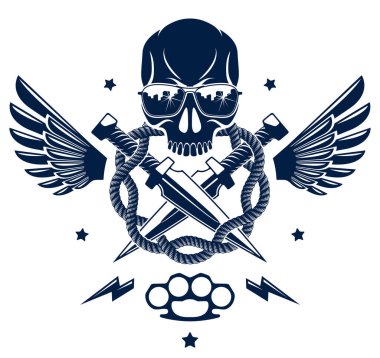 Anarşi ve kaos agresif amblem veya kötü kafatası, silah ve farklı tasarım öğeleri ile logo vektör vintage kürek dövme, asi gangster ceza ve devrimci.