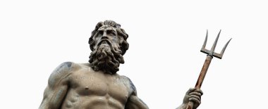 Deniz ve okyanusların tanrısı Neptün 'ün (Poseidon, Triton) kudretli figürü. Neptün 'ün üç dişli mızrağı sembol gücü, güç ve sınırsız. Beyaz arka planda antik bir heykelin parçası.