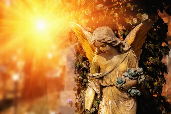 Прекрасный Грустный Ангел Символ Боли Страха Конца Жизни Статуя Древнего — стоковое фото
