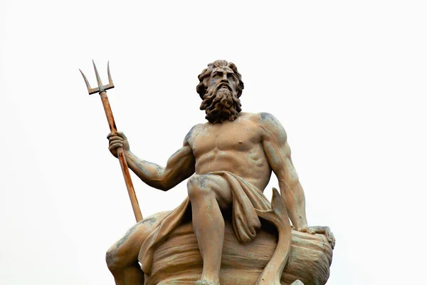 海と海のネプチューン ポセイドン トリトン 神の強大な姿 ネプチューンのシンボルの強さ パワーと抑制されていないとしてのトライデント 古代の像の断片 — ストック写真