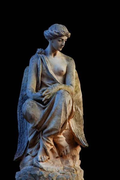 Bella Figura Sensibile Angelo Sullo Sfondo Nero Antica Statua Pietra — Foto Stock