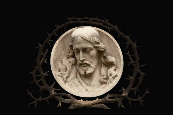 Πολύ Αρχαίο Άγαλμα Του Ιησού Χριστού Και Στεφάνι Αγκαθιών Σύμβολο — Φωτογραφία Αρχείου