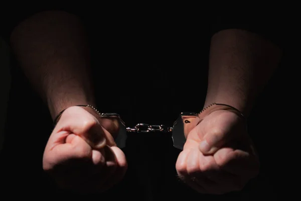 Mann Handschellen Festgenommen — Stockfoto