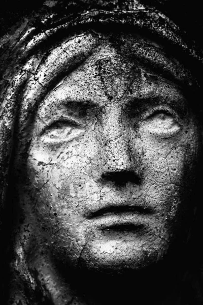 Дева Мария Фрагмент Древней Статуи Черно Белое Изображение — стоковое фото