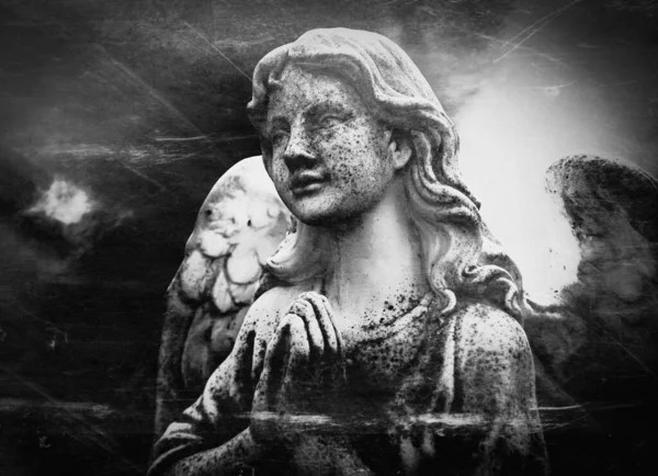 Retro Stílusú Kép Egy Angyal Antik Szoborról Fekete Fehér Kép — Stock Fotó