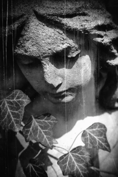 天使のレトロスタイルのアンティークヴィンテージイメージ 白黒の画像 — ストック写真
