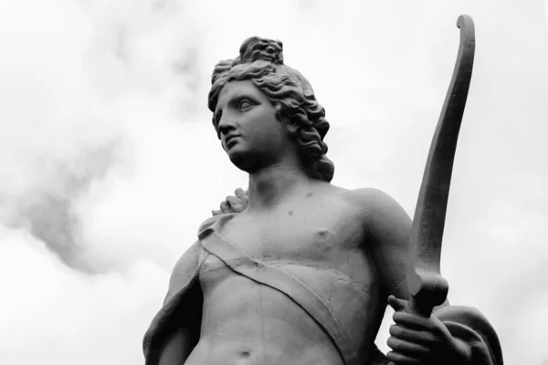 Den Antika Statyn Ljusets Musikens Och Harmonins Gud Apollo Han — Stockfoto