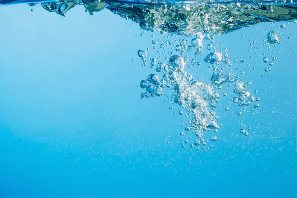 Agua Azul Clara Abstracta Salpicar Con Burbujas Copiar Espacio —  Fotos de Stock