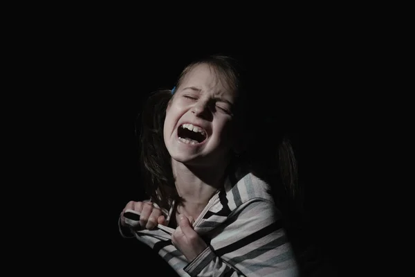 概念形象 儿童疼痛 神经质和过度兴奋的少女尖叫的心理画像 — 图库照片
