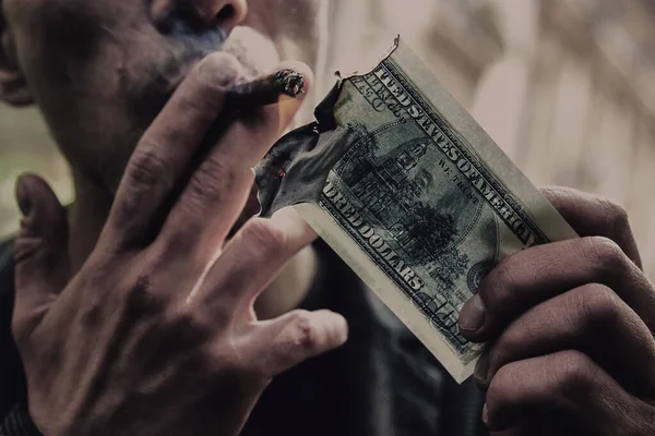 Portrait Young Brutal Man Lighting Cigar 100 Dollar Bill — Stock Photo, Image