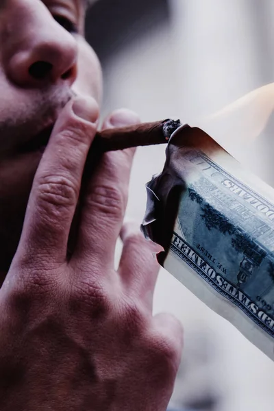 Young Brutal Businessman Lighting Cigar 100 Dollar Bill Selective Focus — Stock Photo, Image