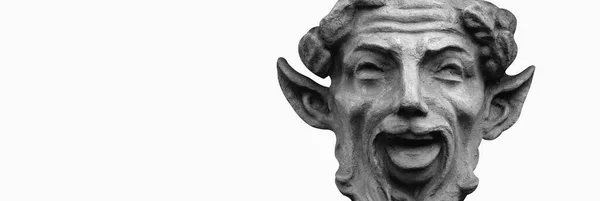 Antik Staty Faunus Satires Mot Vit Bakgrund Den Vilda Naturens — Stockfoto