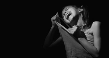 Kavramsal tablo: ilerlemenin ultra hızlı gelişimi ve zamanın hızlanması psikolojik ve fiziksel insan sağlığının düşmanlarıdır. Hayatındaki ani değişiklikleri algılayacak zamanı olmayan bir insanın acısı. Boşluğu kopyala.