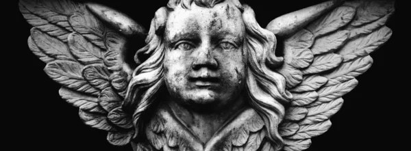 古老的天使石像 复古过滤和复古风格 黑白图像 — 图库照片
