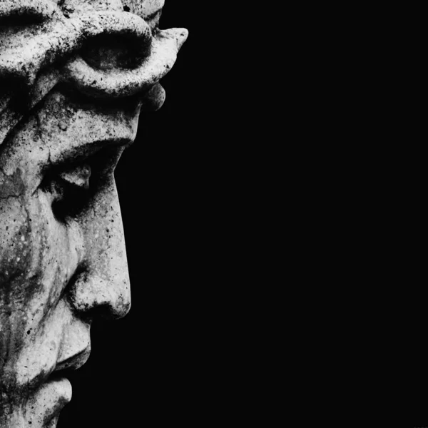 Άγαλμα Του Ιησού Χριστού Μαύρο Φόντο Αντιγραφή Χώρου — Φωτογραφία Αρχείου