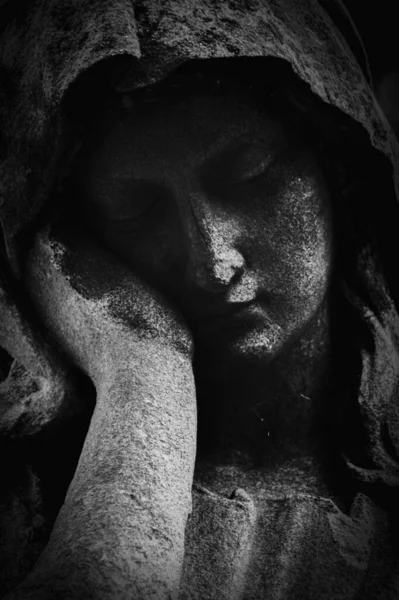 Antike Statue Der Jungfrau Maria Religion Glaube Heilig Schwarz Weiß — Stockfoto