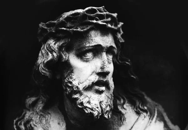 Μαύρο Και Άσπρο Θραύσμα Αρχαίου Αγάλματος Του Ιησού Χριστού — Φωτογραφία Αρχείου