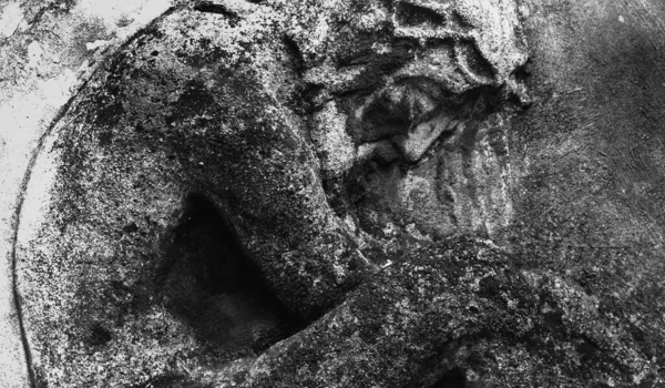 Fragment Einer Sehr Alten Steinstatue Des Leidenden Jesus Christus — Stockfoto