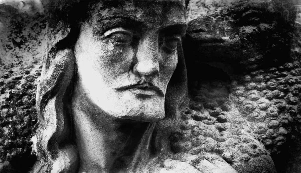 アンティークの像のレトロなスタイルのイメージイエス キリスト良い羊飼い 白黒の画像 — ストック写真