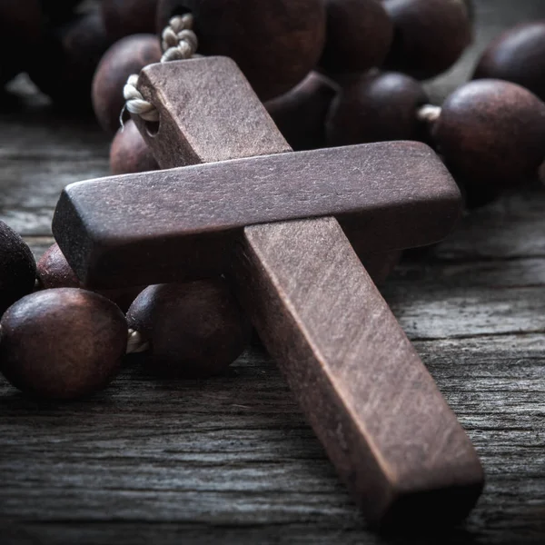 Rosenkranzkreuz Und Perlen Als Symbol Des Heils Und Des Ewigen — Stockfoto